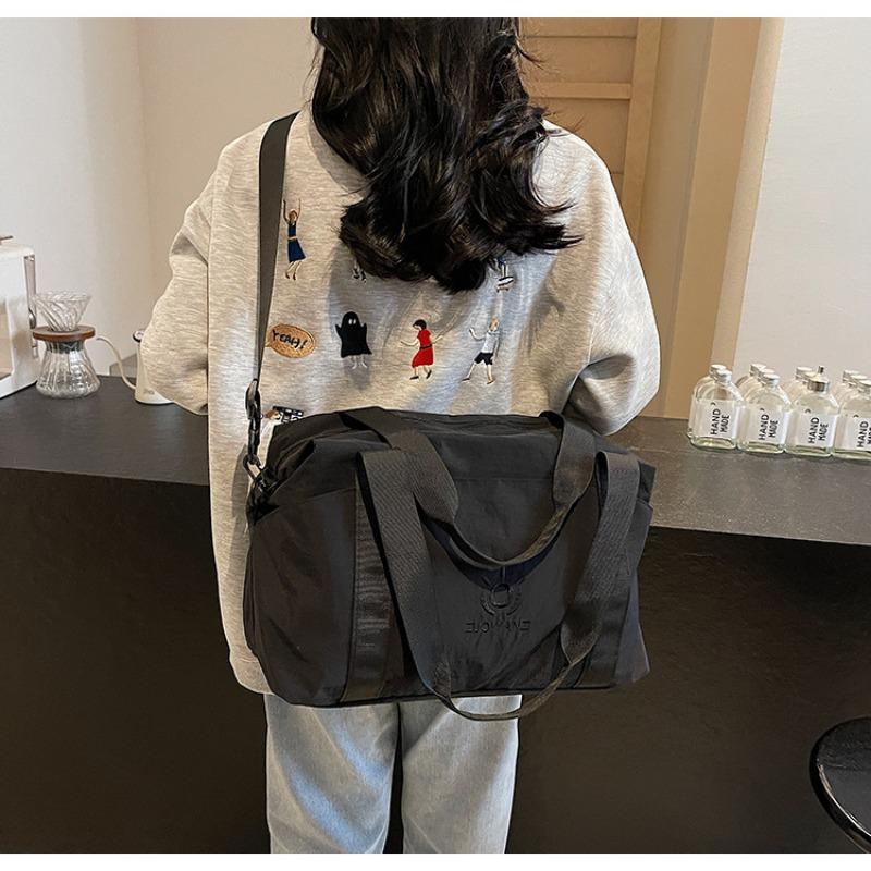 Stylish and simple going out travel bag Large capacity casual women's yoga training bag Dry and wet separation Crossbody duffel bag