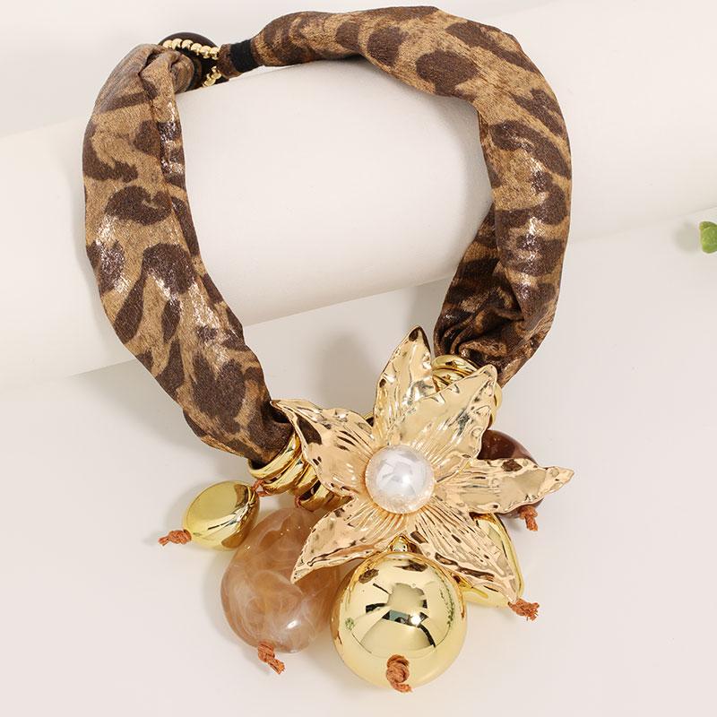 Statement Leopard Necklace Flower Pendant for Woman Girl Wedding Party Jewelry