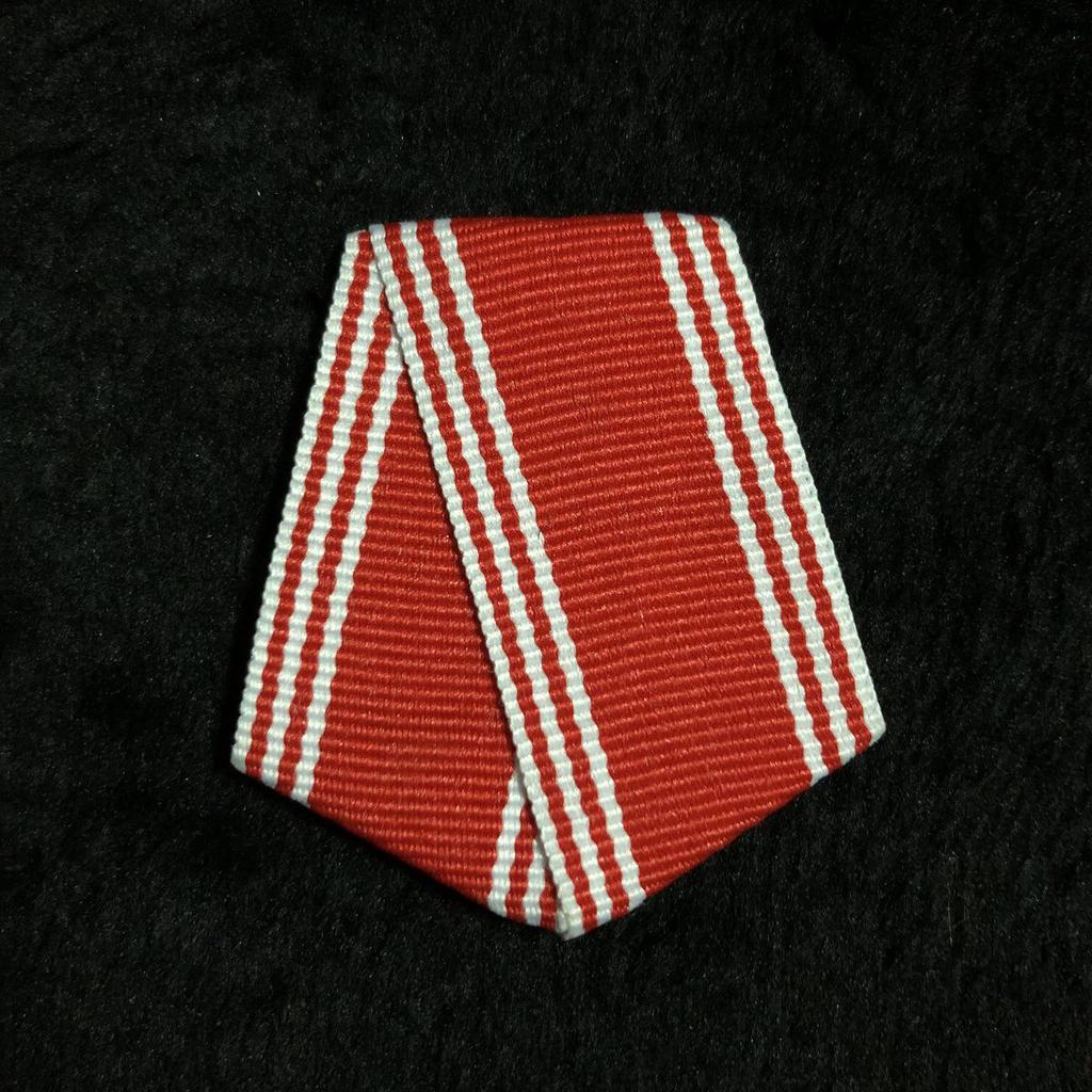 Soviet Medals: Aluminum Hanging Plates with Colored Ribbon & Brooch Accessories