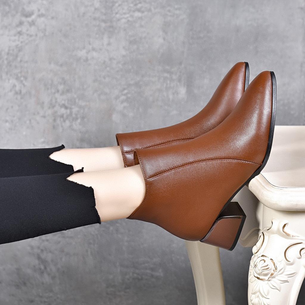 Leather Boots Women's Autumn and Winter Ankle Boots Pointed Head Thick Heel Temperament Short Boots Simple Cowhide Medium Heel Women's Fashion Boots
