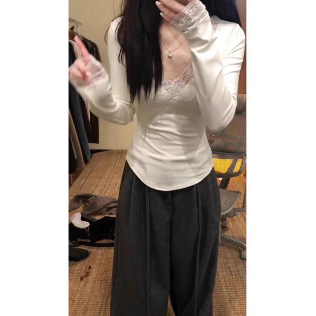 French Lace Trim Velvet V-Neck Shirt: Slim Fit, Long Sleeve Women's Korean Style Top for Autumn/Winter