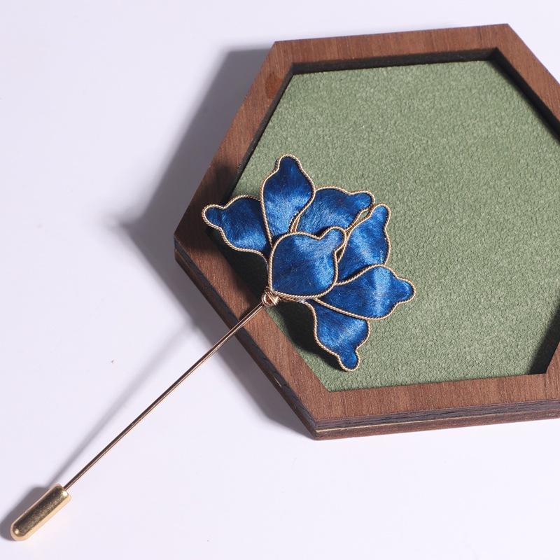 Classical Daily Versatile Accessories Intangible Cultural Heritage Handmade Silk Edelweiss Premium Sense Simple Brooch Jewelry