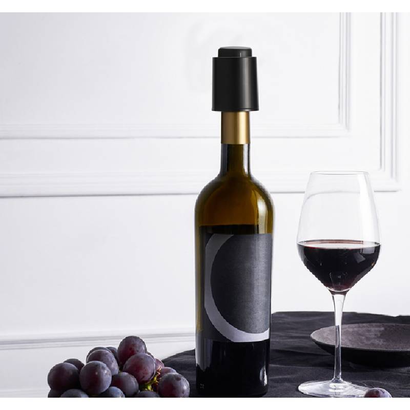 Simple Black Pushbutton Wine Stopper For Red Wine Bottles And Gift Occasions