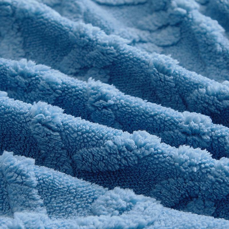 Taffeta Bed Skirt (three-piece Set) Plush and Thick Solid Color Bedspread Baby Velvet Milk Velvet Sheets Mattress Cover Pillowcase