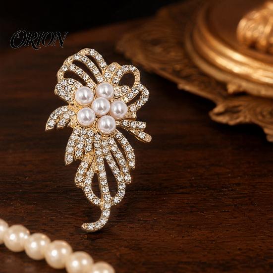 Oxidation Resistant Brooch Faux Pearl Rhinestone Flower Brooch, Electroplating Alloy Lapel Pin for Leaf Women, Sweater Cardigan Coat Business