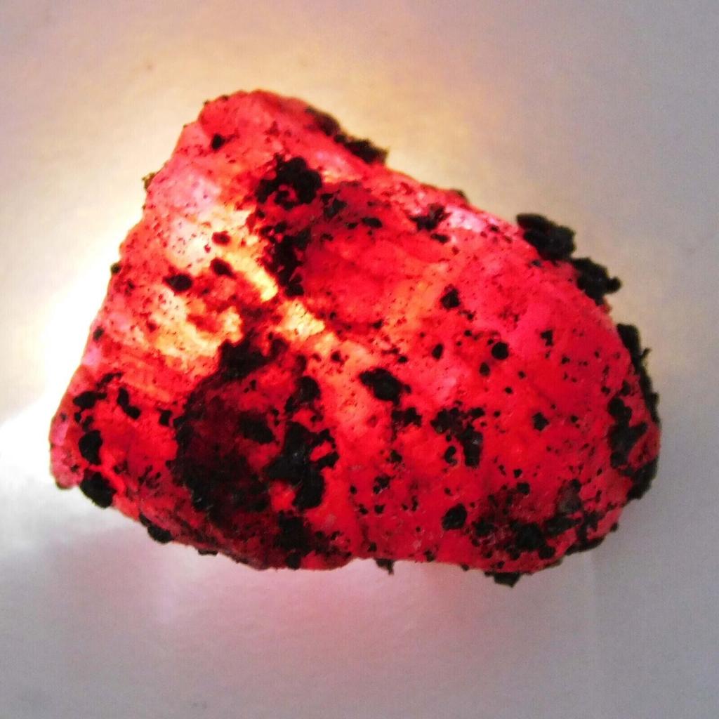 Natural Red Ruby Loose Gemstone Rough 88.00 ct Uncut for Lapidary and Gem Collections