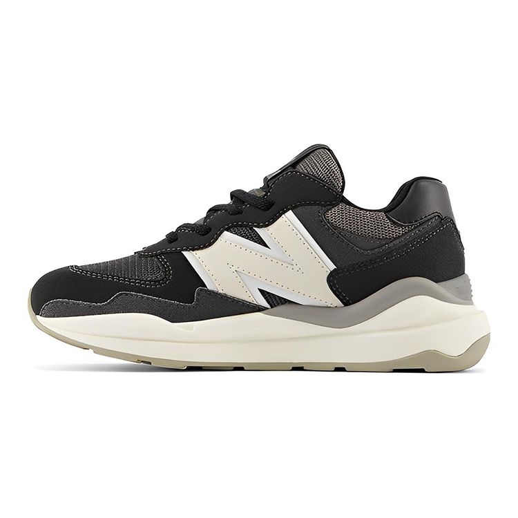 

New Balance 57/40 Grade School Black Moonbeam GC5740RS 39
