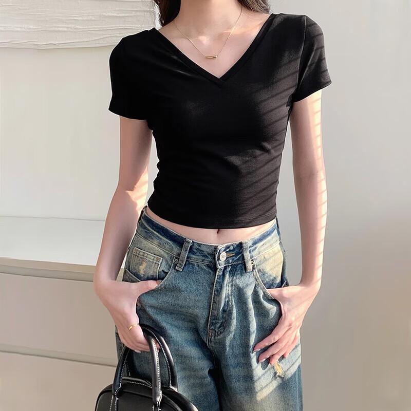 La Chapelle Women's V-Neck Cropped T-Shirt