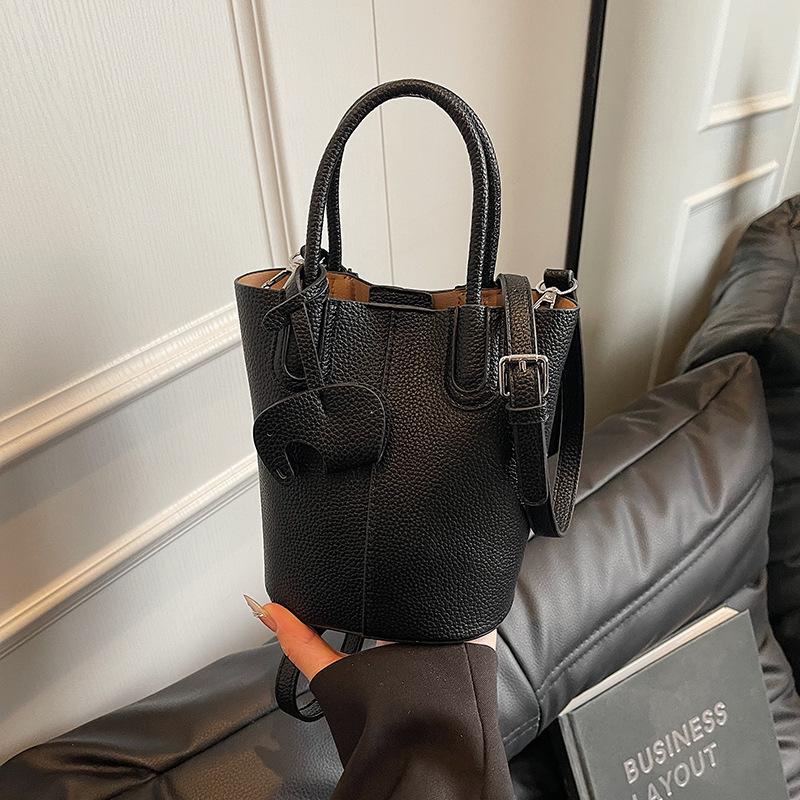 Fashion Small Bag Women's New Summer Popular Versatile Messenger Bag High-end Portable Bucket Bag