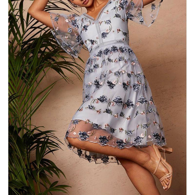 

Export Single V Neck Elegant Elegance Tight Waist Slim Looking Exquisite Embroidered Short Sleeve Versatile Personality Lady Flower Earring Dress Grey S