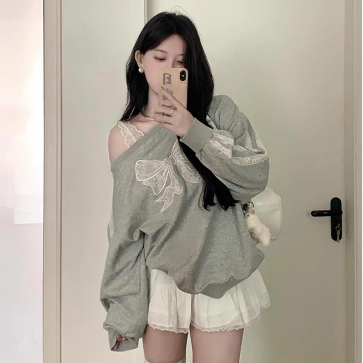 

{Original cloth pure cotton Huamian} Korean lace bow slanted shoulder gray sweater loose autumn off the shoulder 2XL серый