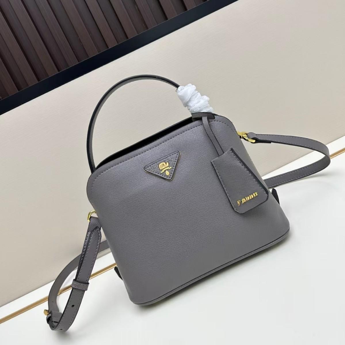 The new single shoulder, versatile, fashionable, full of women s charm, worth buying 21cmx16.5cmx9.5cm