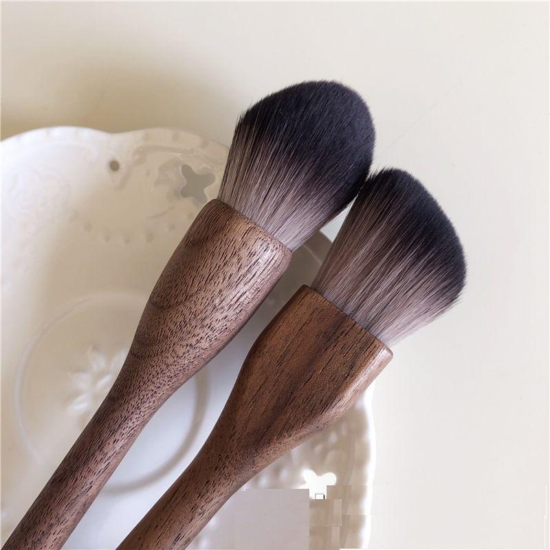 Candy Drop - Wooden Handle Blush Brush