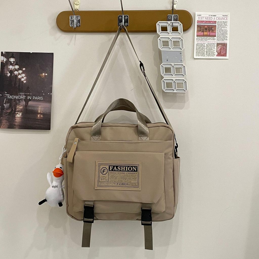 Fashionable Water-Repellent Student Backpack: Trendy High-Capacity Design for Couples