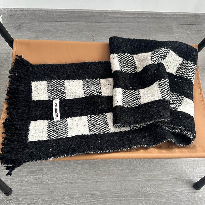 

Autumn and winter new contrasting color plaid fringed scarf women s high-end sense thickened warm versatile knitted shawl scarf 30*175