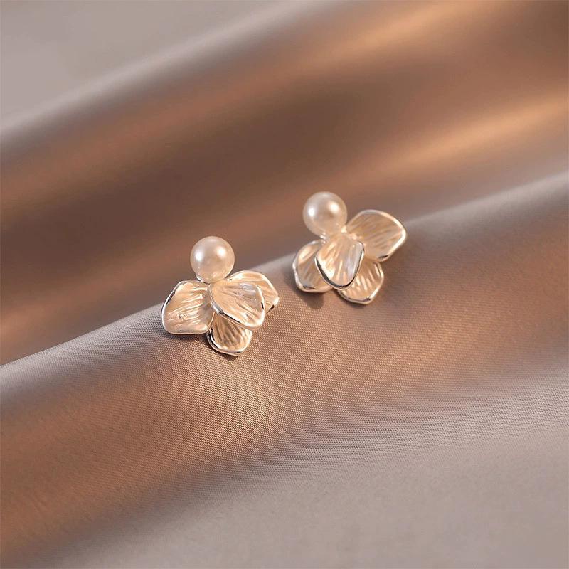 French Gentle Vintage Flower Stud Earrings Women's Pearl Earrings Earrings