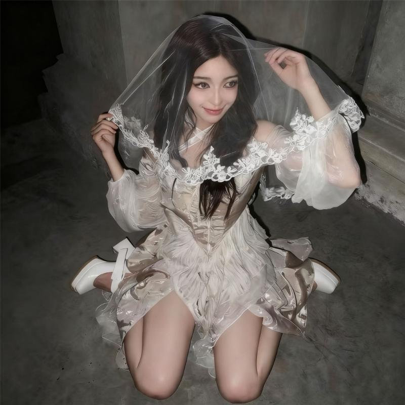 Delicate Embroidered Bridal Veils Lightweight Comfortable White Lace Hairpiece For Wedding