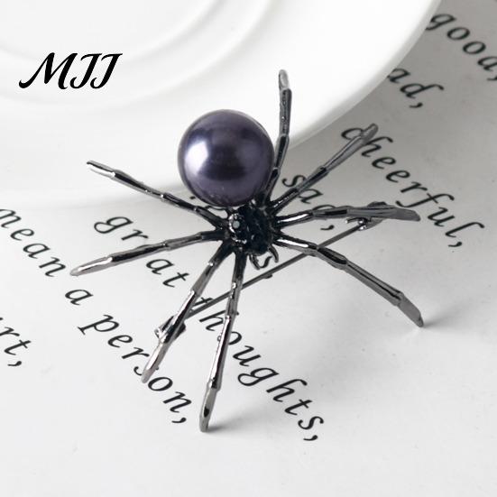 Creative Gift for Her Spider Brooch Pin Women Men, Faux Crystal Gothic Decorative Coat Insect Brooch, Halloween Punk Vampire Costume Accessories