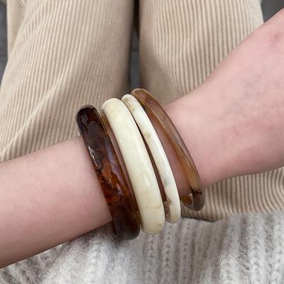 Korejský minimalistický elegantní akrylový mramorový náramek Dongdaemun pro ženy