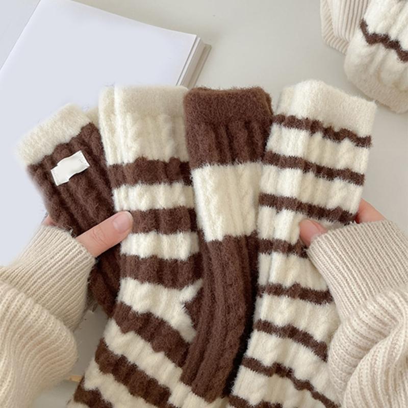 Women Twist Jacquard Fuzzy Plush Socks Winter Warm Color Block Striped Fleece Sleep Socks Thermal Floor Slipper Socks