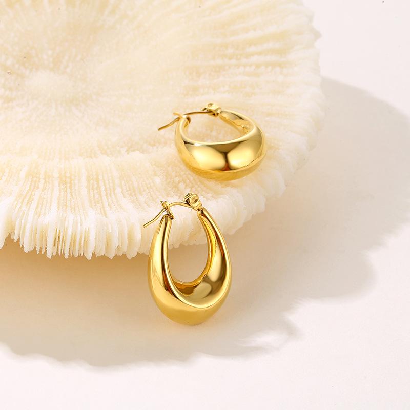 Elegant Oval Metal Hoops: European Retro Stainless Steel Earrings for Women