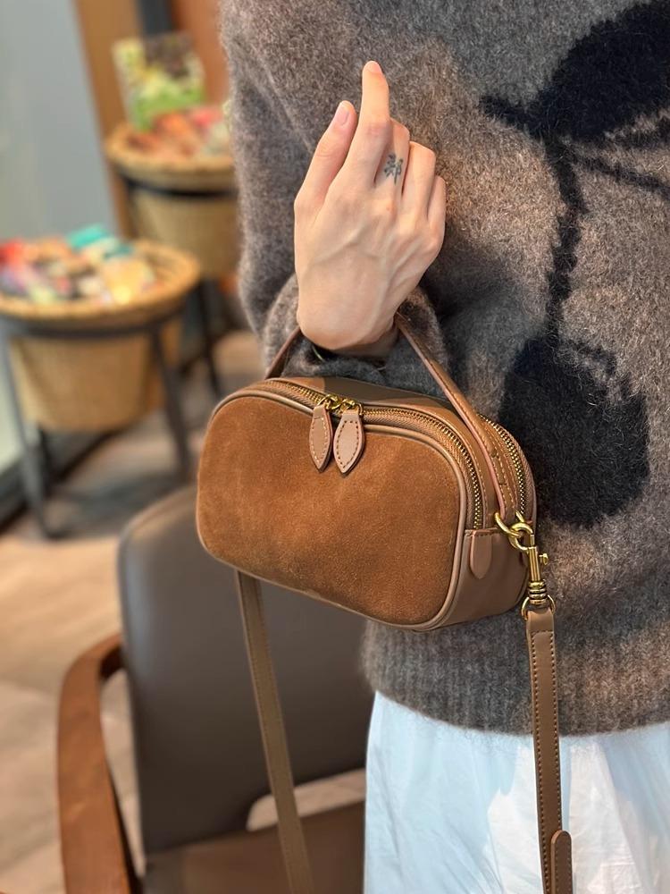 Compact Cowhide Crossbody Bag | Stylish  & Lightweight Travel Companion, Perfect for Everyday Use коричневый