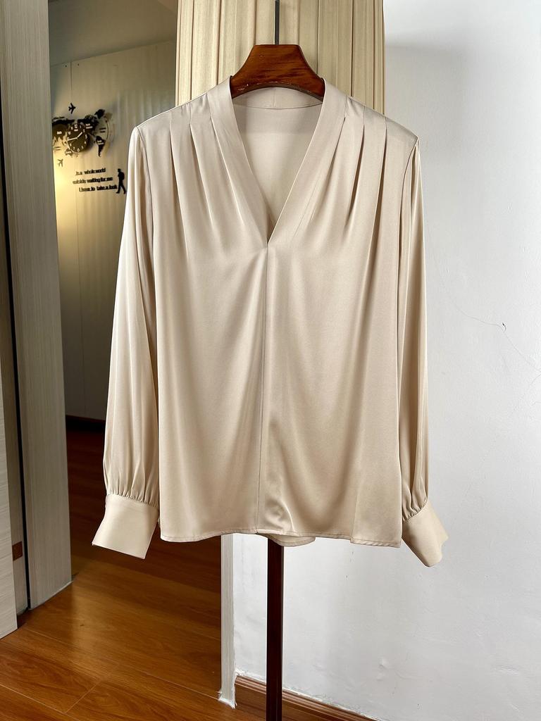 Women's Elegant V-neck Silk Pullover Shirt, Long Sleeve, Loose Fit, Slimming, Mulberry Silk, Perfect for Spring/Summer Commuting.