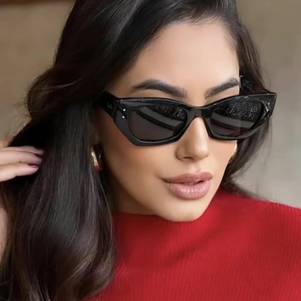Retro Cat Eye Sunglasses Women Vintage Small Eyewear Women Men Rivet Sun Glasses Female Luxury Brand Eyewear UV400
