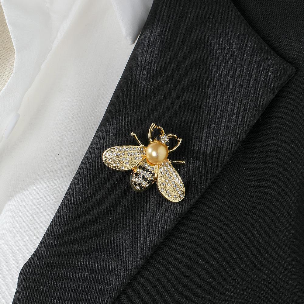 Cute Diamond-Encrusted Pearl Bee Brooch, Heavy Industry Light Luxury High-End Sense Fashion Temperament Suit Pin