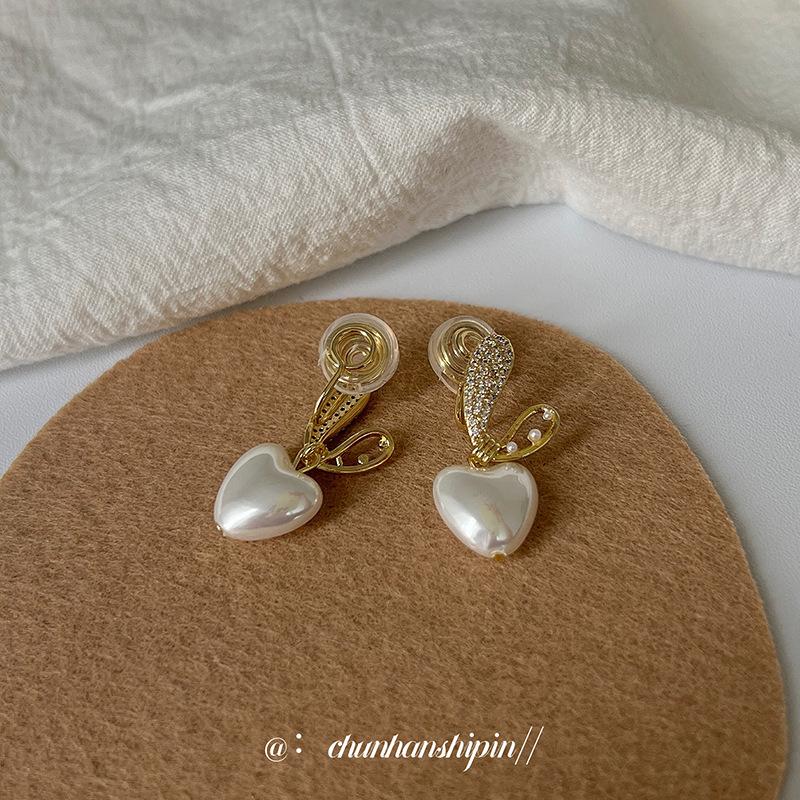 Love micro-inlaid zircon pearl ear clips without ear piercings, high-end French light luxury niche design temperament celebrity earrings
