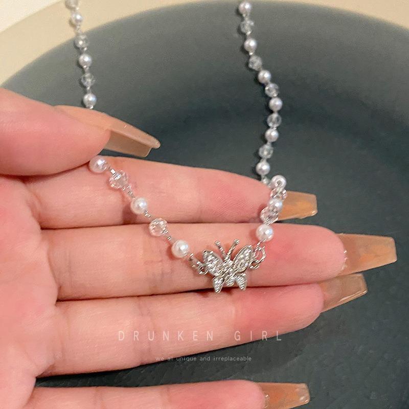 Sweet and Cute Butterfly Pendant Collarbone Chain, Cold Wind Simple Small Fresh Crystal Imitation Pearl Collarbone Chain