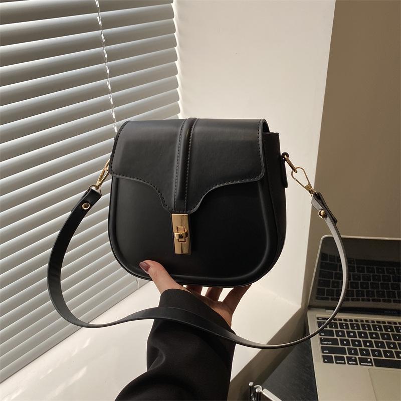 Stylish and Simple Shoulder Bag 2025 Spring New Bag Women's Niche Trend Saddle Bag Retro Personalized Messenger Bag
