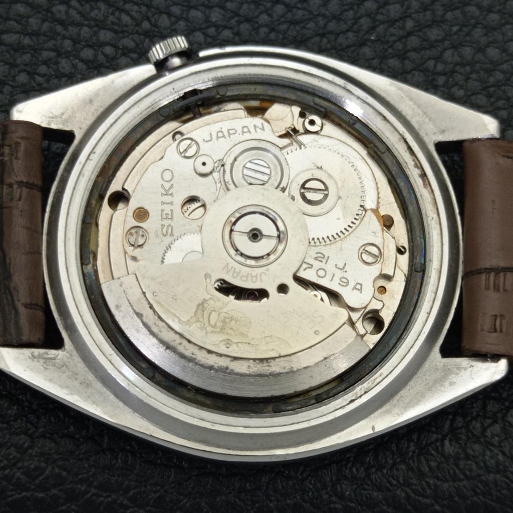 AUTOMATIC 7019A VINTAGE SEIKO 5 JAPAN MENS MAROON COLOR DIAL WATCH A701412-5 R206b-a701412