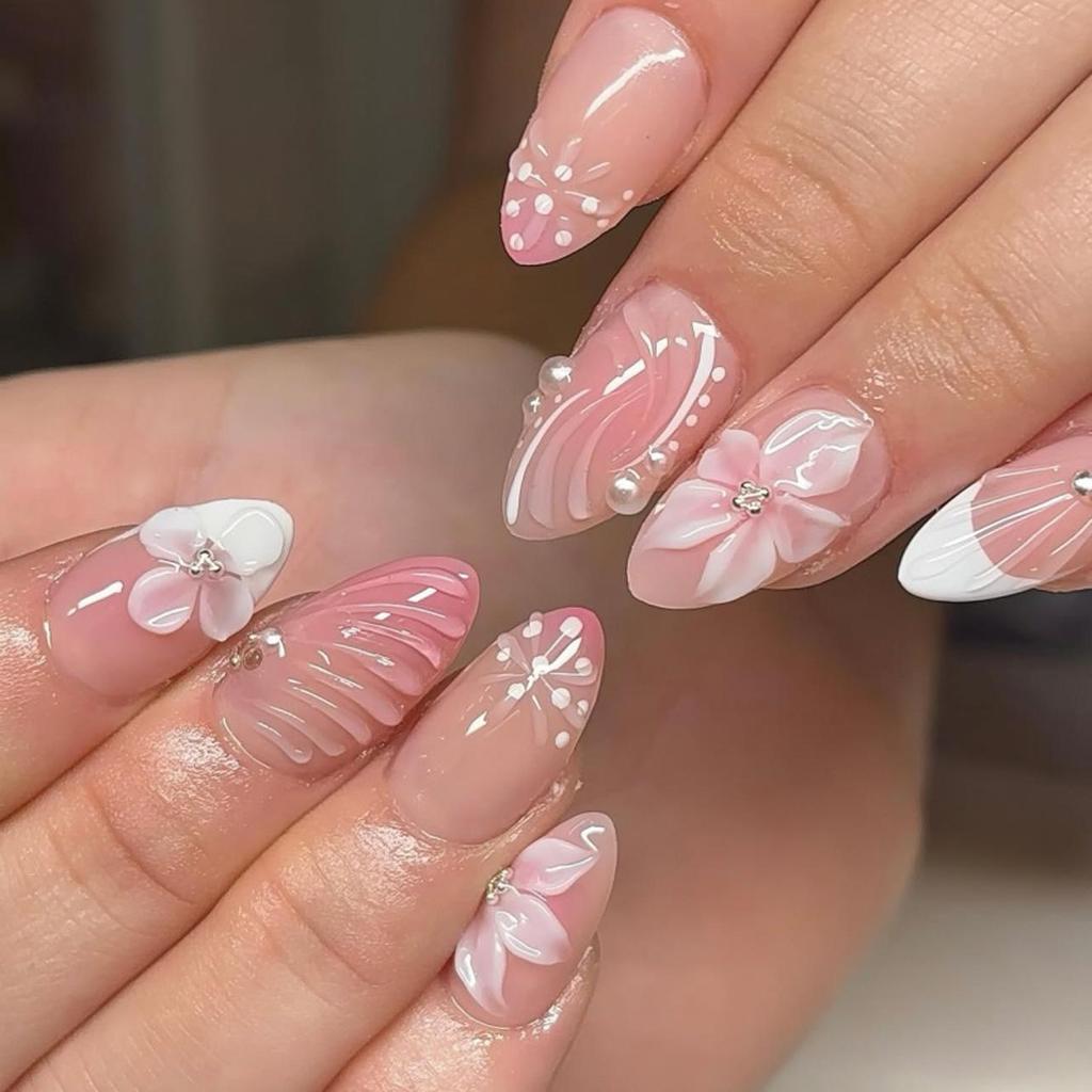 Le Fan Meijia 3D French Almond Pearl Flower Wearable Short False Nails
