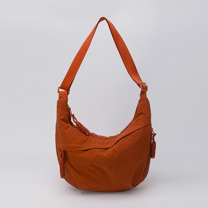 Large capacity dumpling bag Korean version literary shoulder bag new commuter women fashion casual versatile messenger bag