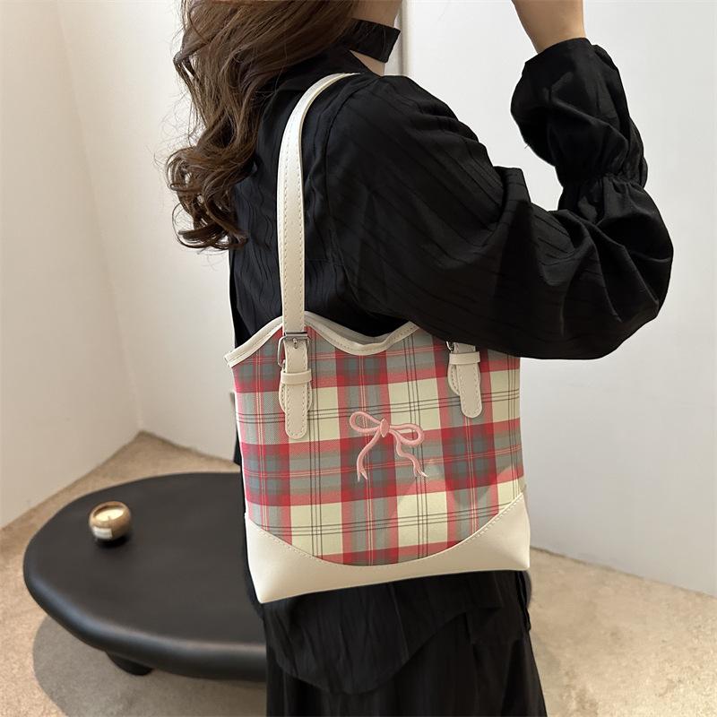 Fashionable Casual Crossbody Bag for Women Simple Fashion Underarm Bag for Women Summer New Korean Version Simple Shoulder Bag