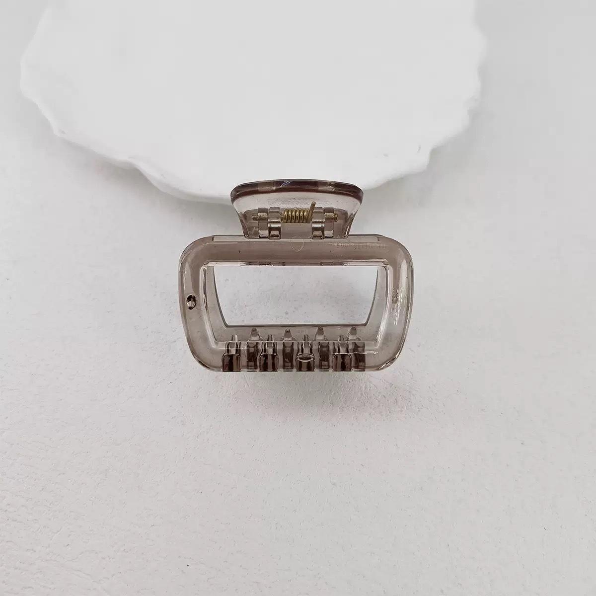 

Японо-корейский инфлюенсер Прозрачный квадратный зажим-акула - Аксессуар для волос с полым дизайном для прически «полупучок»