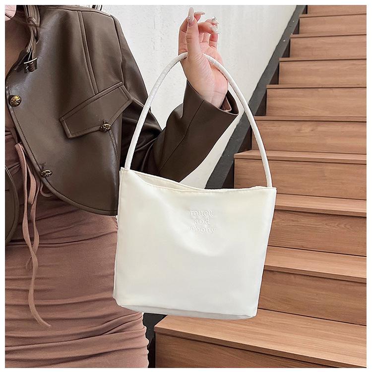 Brauttüte: Praktische Handtasche für Brautjungfern, Mütter oder Freundinnen