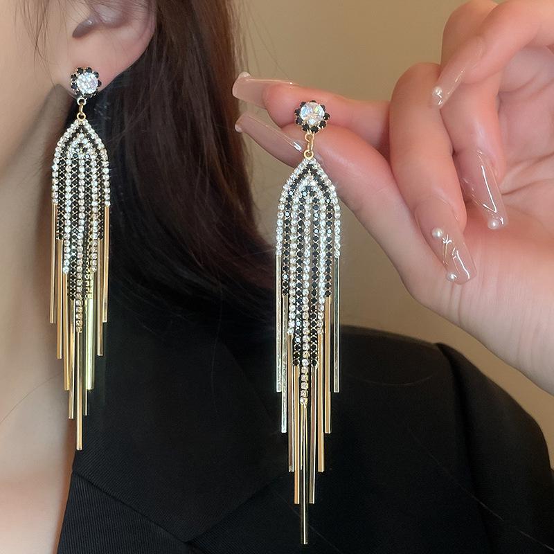 S925 Silver Needle Rhinestone Tassel Earrings - Exquisite Long Claw Chain with Colored Diamonds, European & American Style