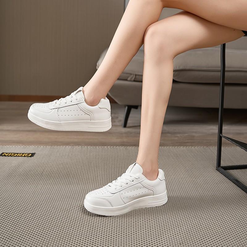Little White Shoes Women's 2025 New Spring, Autumn and Winter Flat Bottom Versatile Casual Skirt White Board Shoes Sports Explosive Thick Bottom