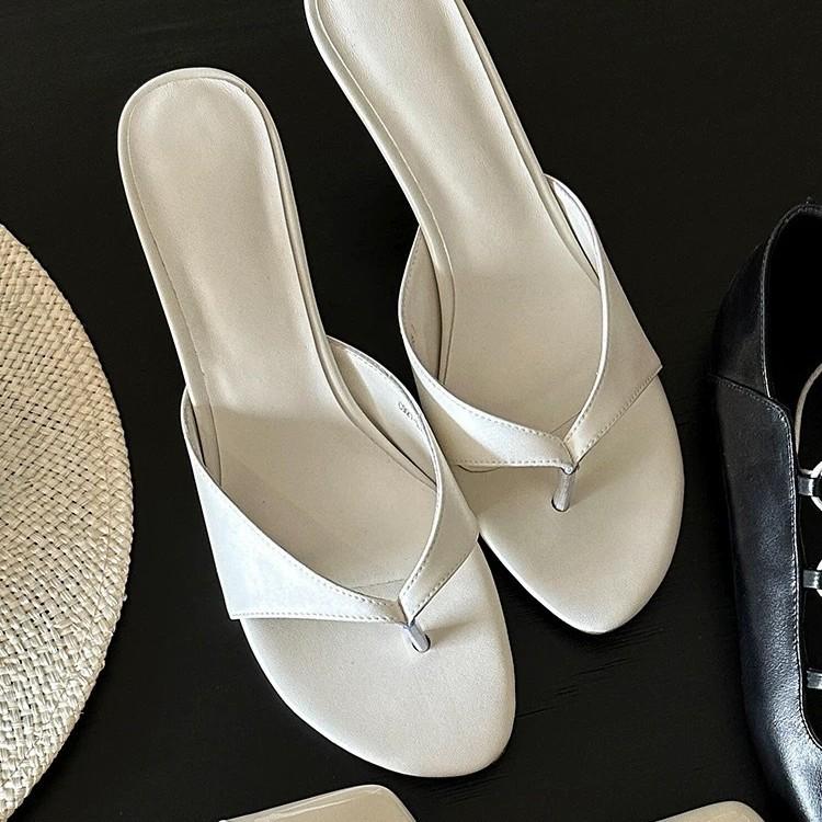 Cowhide version ~ French temperament thin heel clip-toe flip flops women wear the new summer 2025 summer slippers high heels