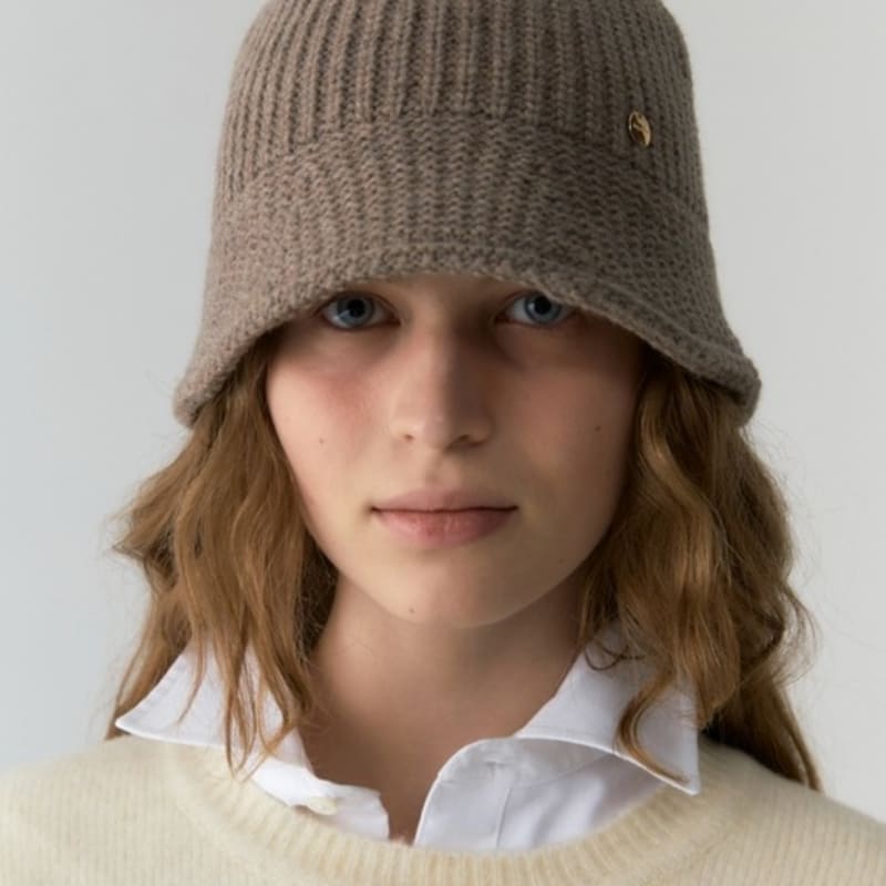 

Шляпа-ведро DEPOUND из цельновязаной шерсти - какао cocoa