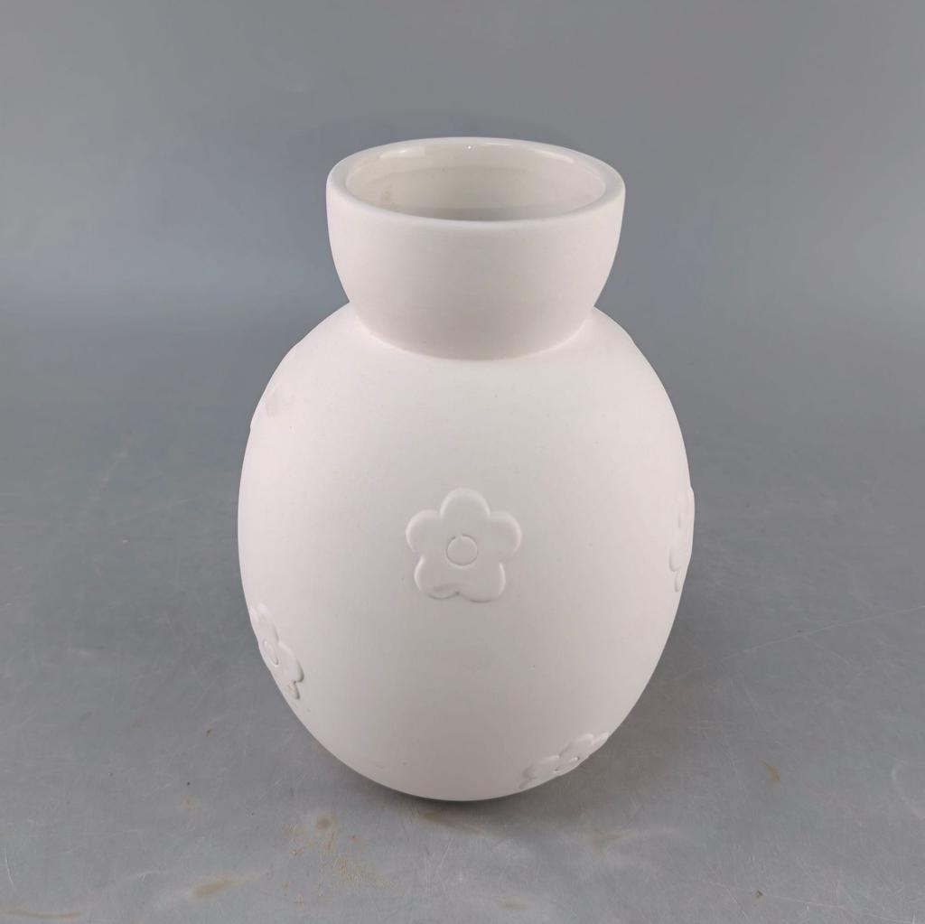 Creative Ceramic Relief Flower Pure White Vase High-End Flower Arrangement Living Room Ornament Simple Ceramic Crafts