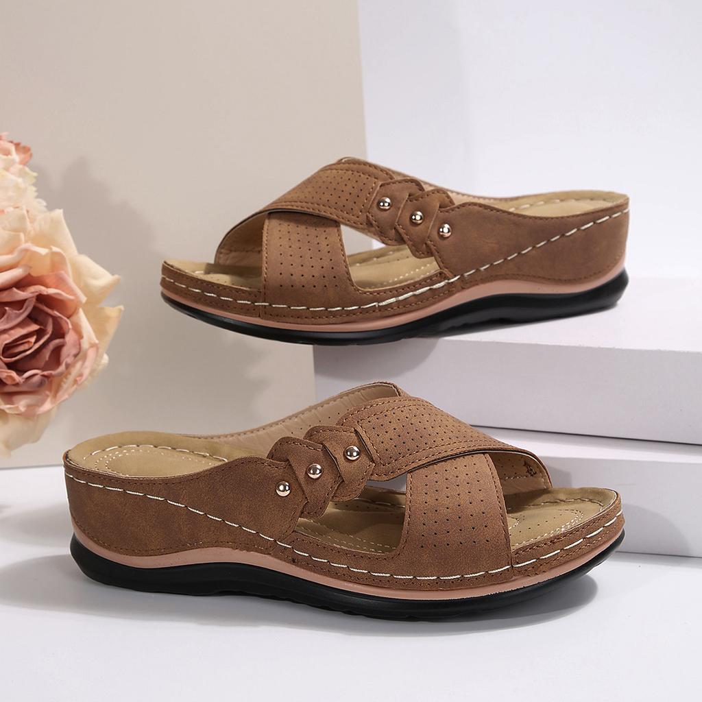 Fashion Women Slippers Summer Peep Toe Wedge Slippers Fashion Platform Sandals Retro Design Slippers Outdoor Beach Shoes Sandalias Mujer