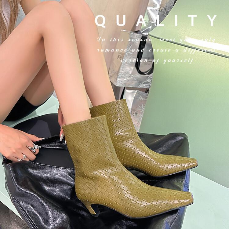 2025 höst och vinter nya tjockklack mångsidiga chao eld korta stövlar dam varma sammet gao kvalitet nakna stövlar tunna Martin