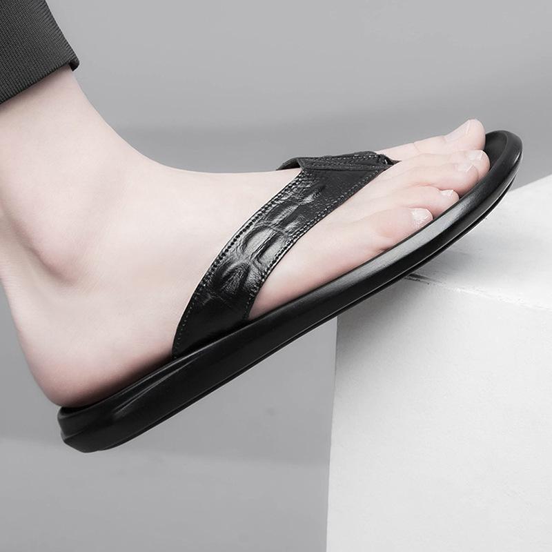 Flip-flops summer outer leather beach clip drag non-slip and wear-resistant foot clip cool slippers