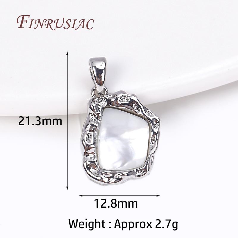Großhandel Trendige 18K Gold Plated Herz / Bär / Hamsa / Blume / Lebensbaum Anhänger Charms Für Halskettenherstellung DIY Zubehör