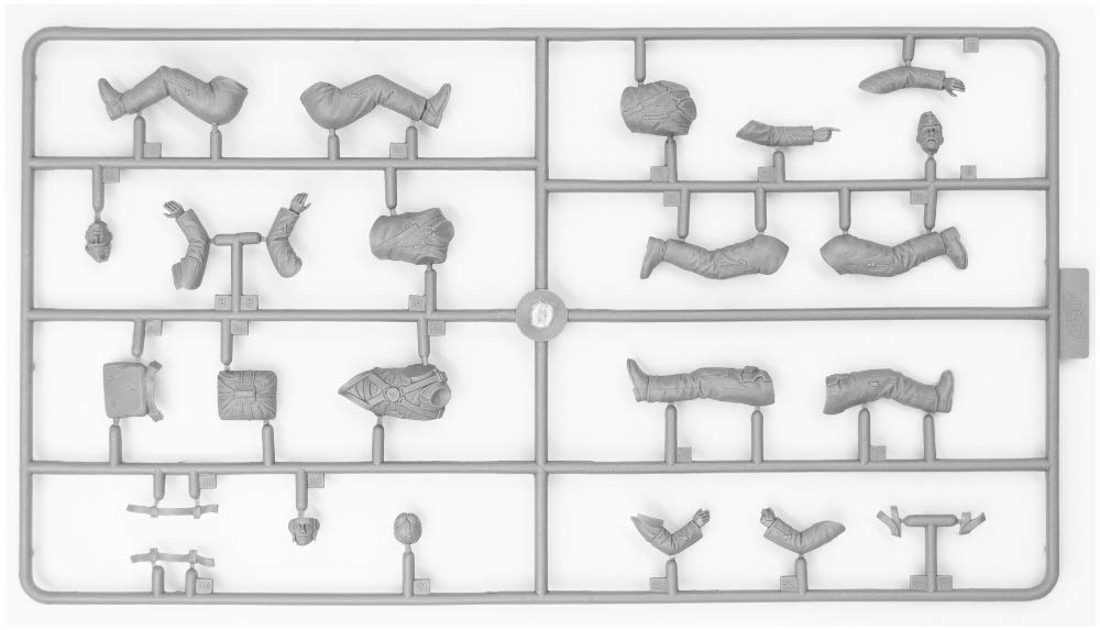 ICM Bu131D trainee figure plastic model 32034 1/32 Bücker w/German