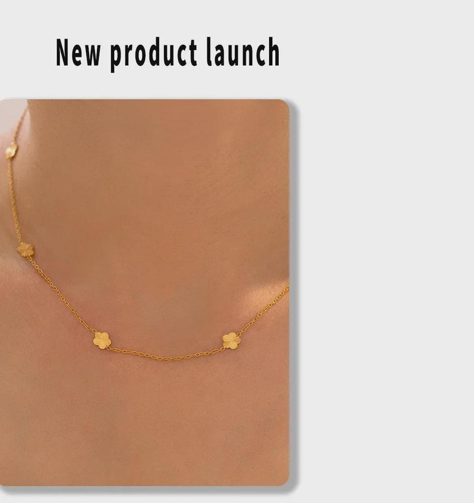 Elegant European & American Ins Style Small Flower Clavicle Necklace, 18K Gold-Plated Titanium Steel, Niche Design for Women