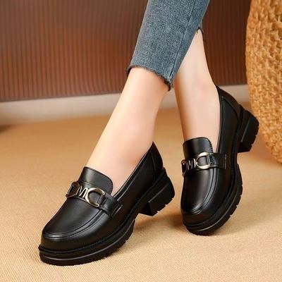 Petites chaussures en cuir pour femmes style britannique chaussures simples 2025 nouveau printemps et automne mocassins à plateforme polyvalents semelle souple talon épais chaussures pour femmes